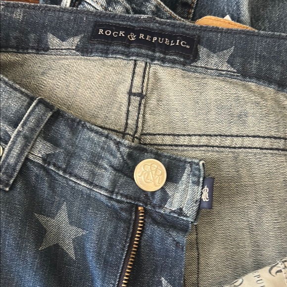 Rock & Republic Blue Star Pattern Jeans - Picture 2 of 9